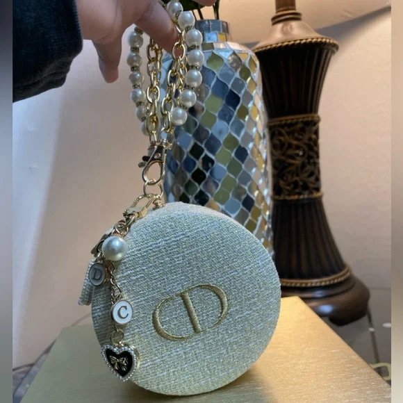 Dior - Picture 5 of 17